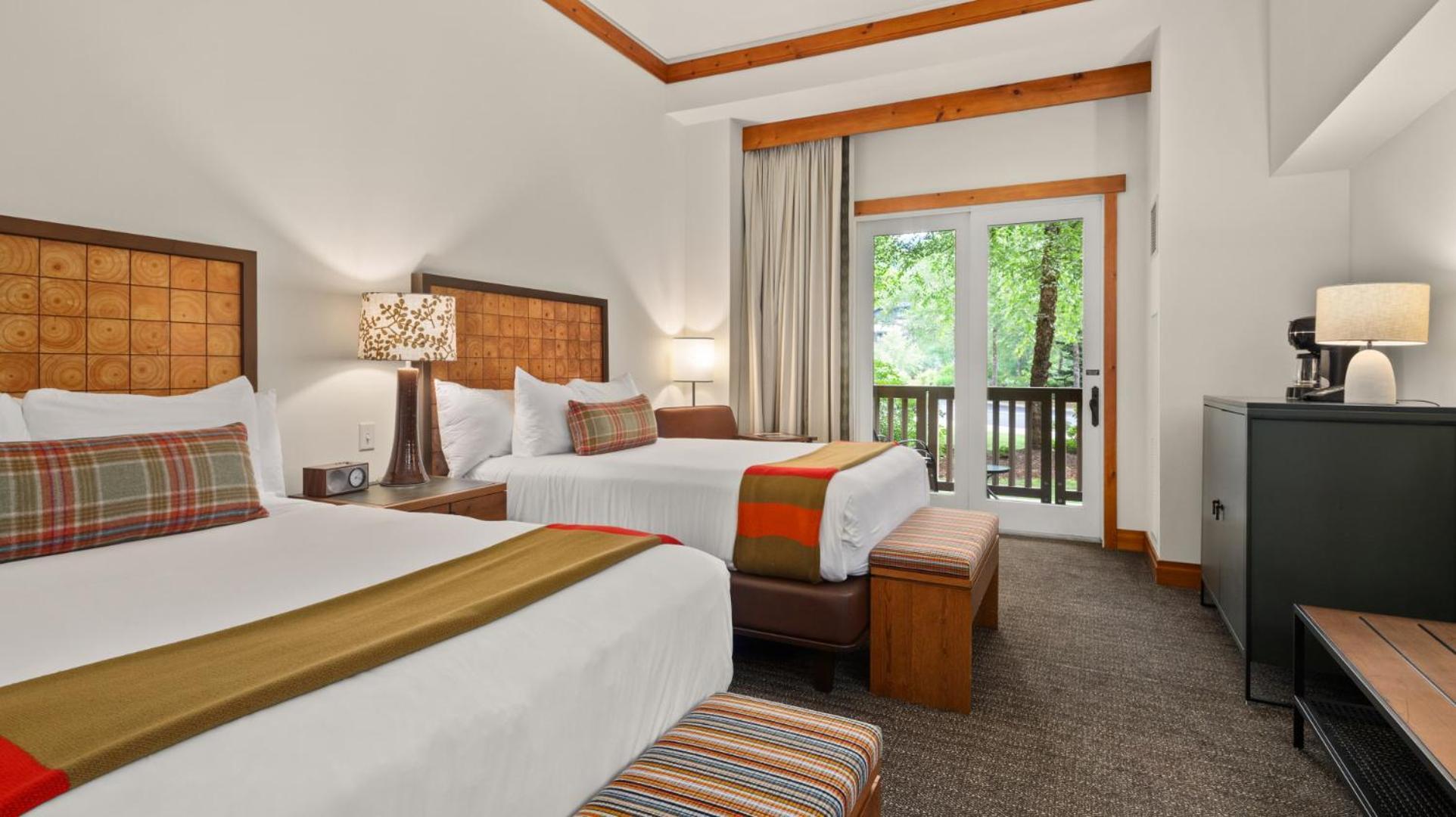 1122 Guest Room The Pines Lodge At Spruce Peak Ski In Ski Out Stowe Exterior photo